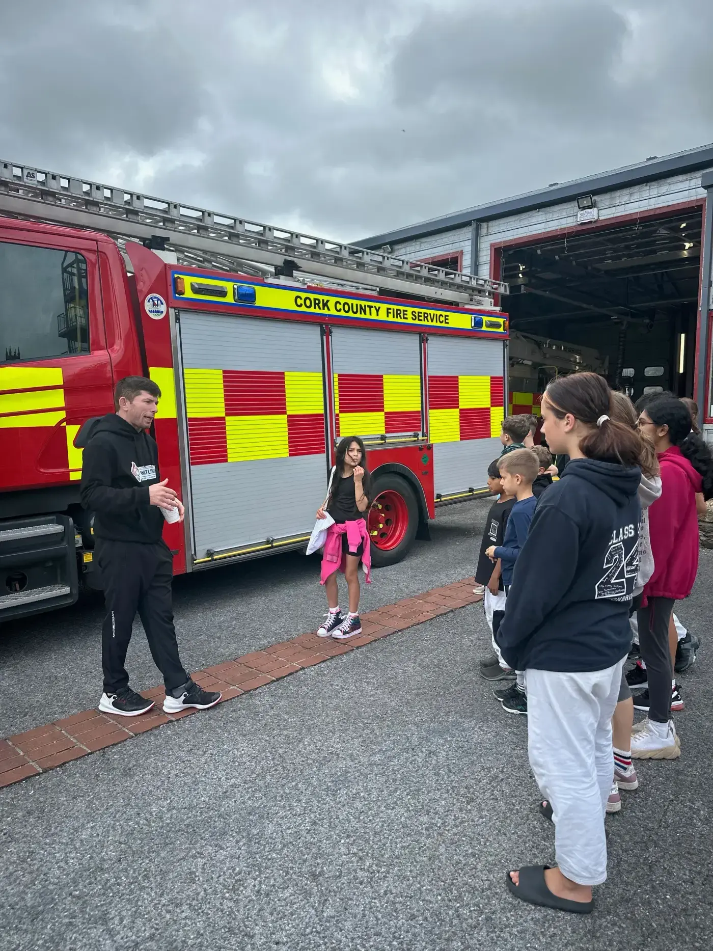 Kids training BJJ, gymnastics, and capoeira at Studio Galera Champions Camp in Bandon, West Cork 7